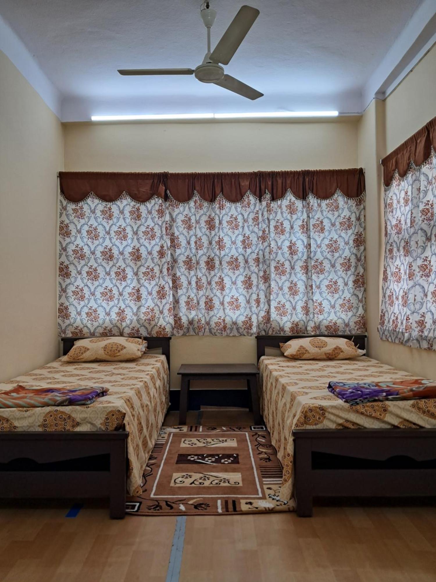 1 Room For 4 Guests Or 2 Bhk For 4 To 10 Guests With Ac For Families حيدر أباد المظهر الخارجي الصورة
